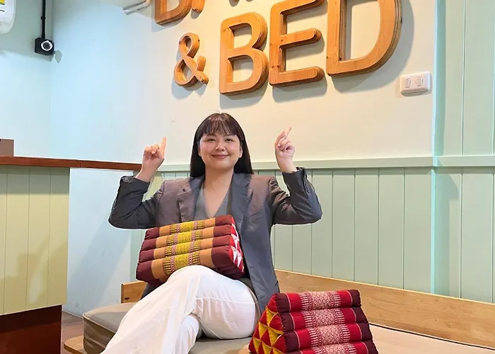 Hostel Barn & Bed At Bts Phrom Phong Bangkok