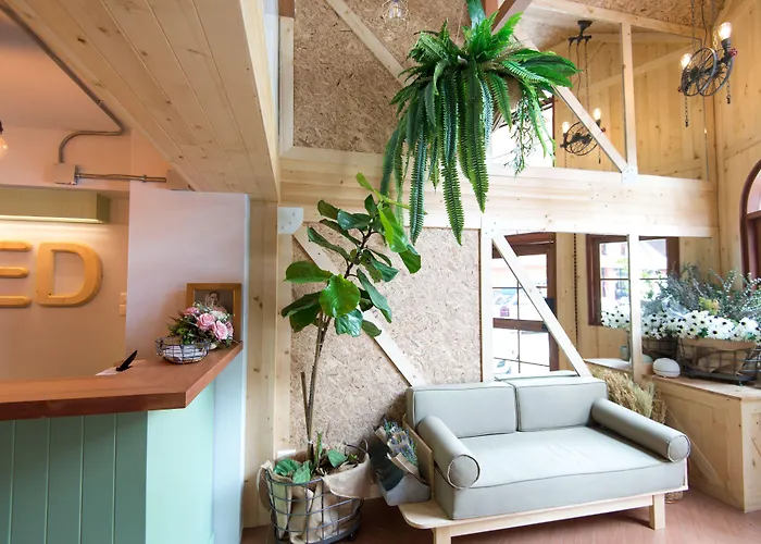 Barn & Bed At Bts Phrom Phong Bangkok