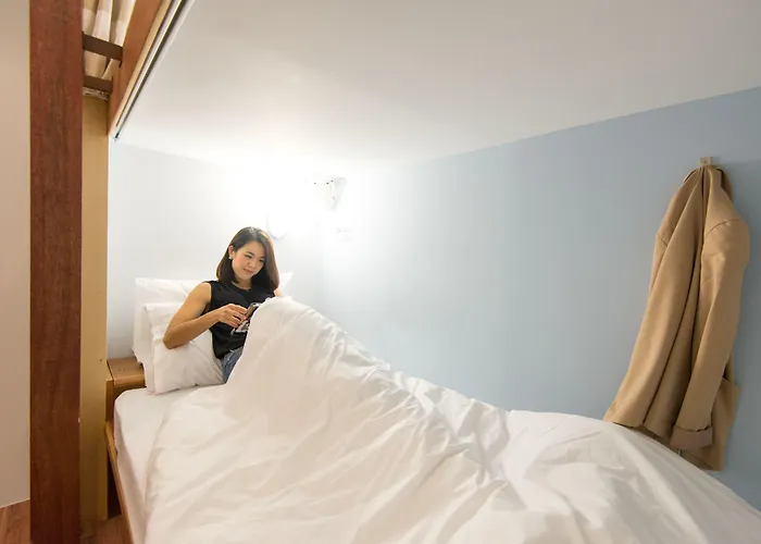 Barn & Bed At Bts Phrom Phong Hostel *