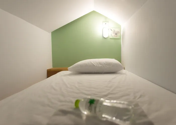 Barn & Bed At Bts Phrom Phong Bangkok