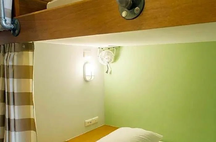 Hostel Barn & Bed At Bts Phrom Phong