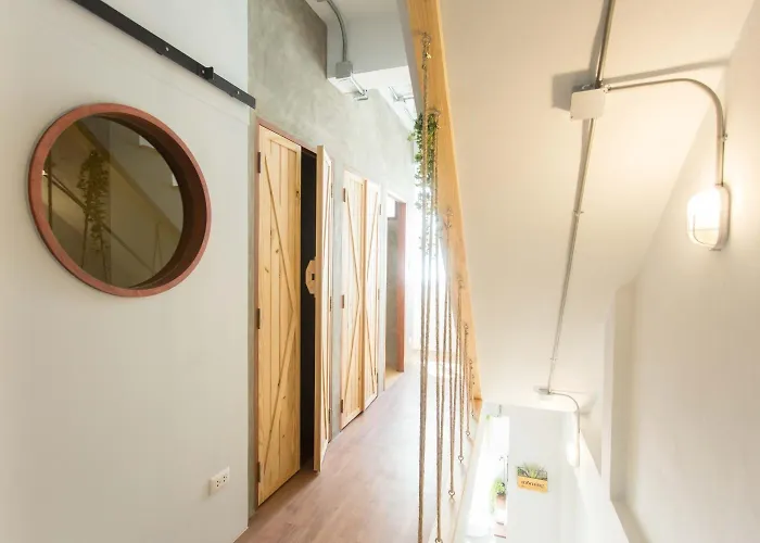 Barn & Bed At Bts Phrom Phong * バンコク都