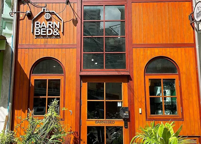 Barn & Bed At Bts Phrom Phong *