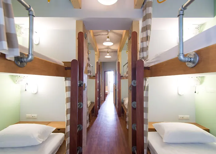 Barn & Bed At Bts Phrom Phong Hostel Bangkok