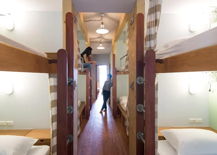 Barn & Bed At Bts Phrom Phong *