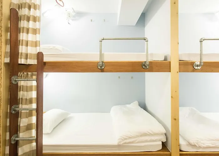 Hostel Barn & Bed At Bts Phrom Phong