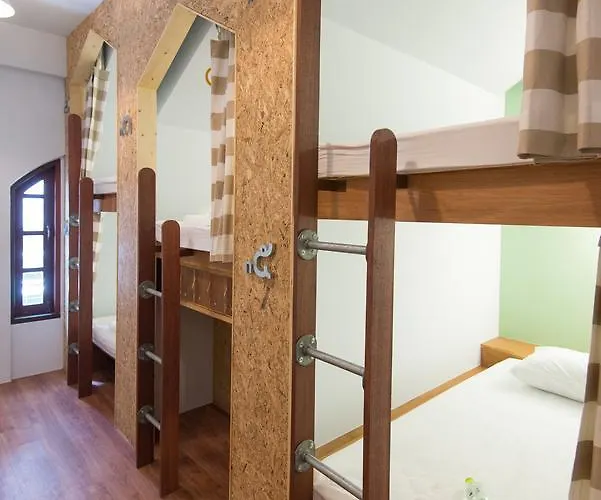 Barn & Bed At Bts Phrom Phong Hostel *