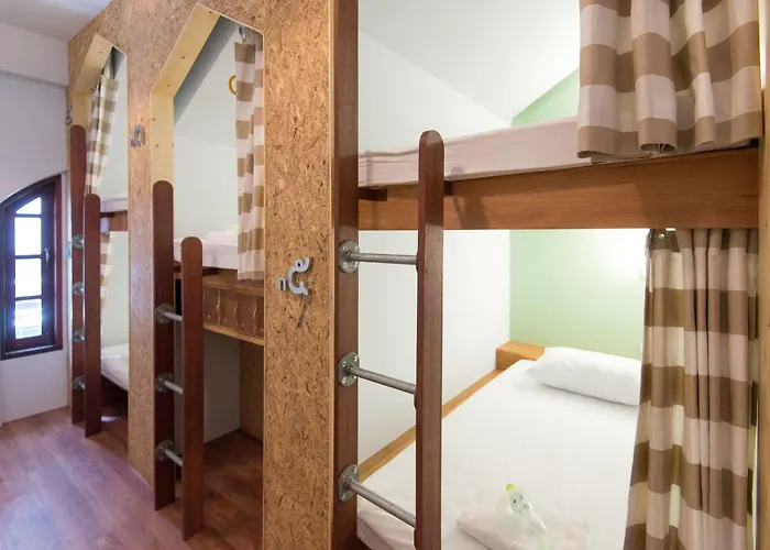 Barn & Bed At Bts Phrom Phong * Bangkok